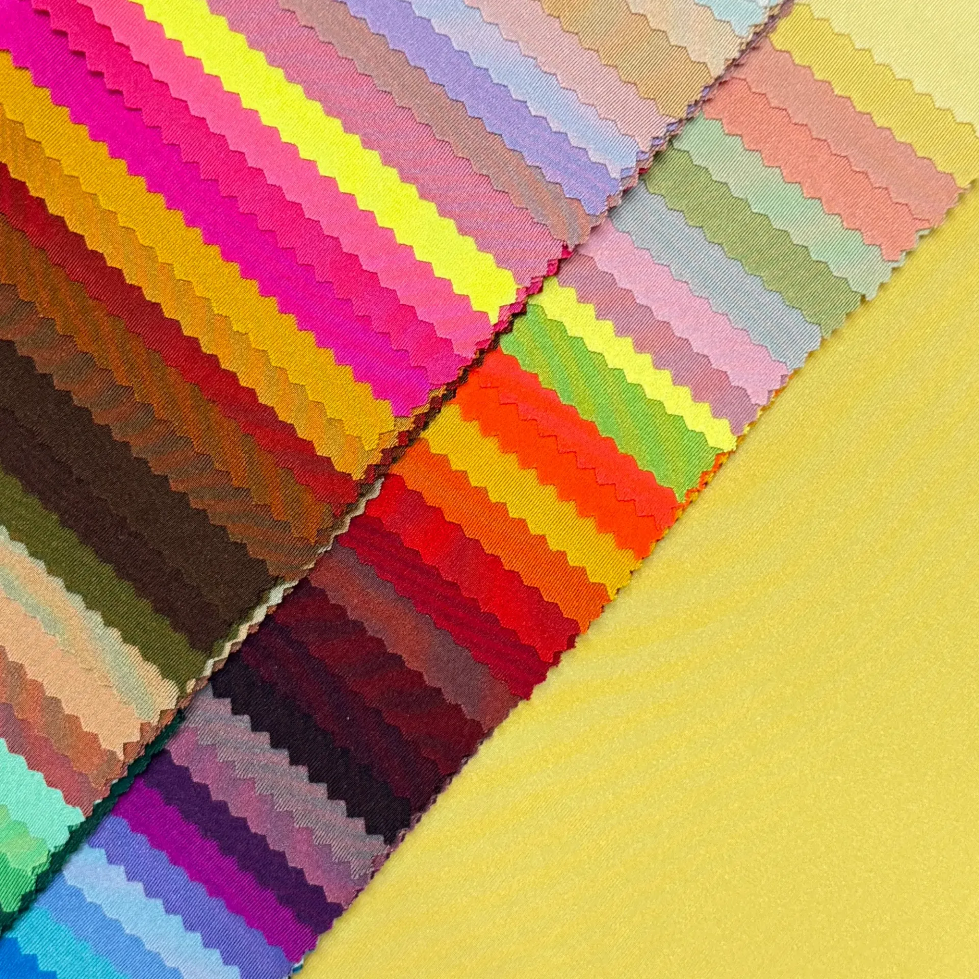 Poly Shiny Tricot